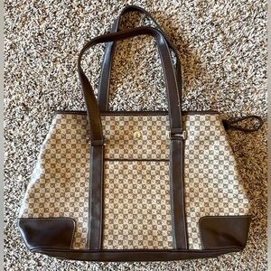 EUC Liz Claiborne Logo Pattern Bag Tote Large Purse Brown & Tan w/ Red Interior